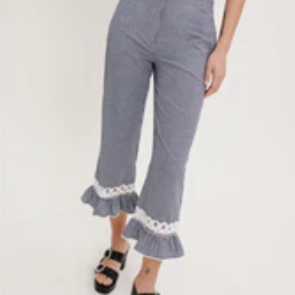 Maje Capris with Ruffle Hem, ecru and marine blue